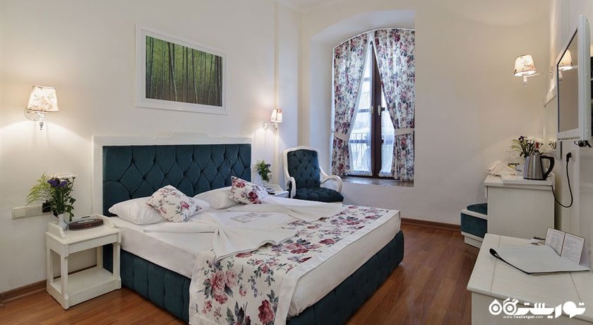 تخت بزرگ اتاق استاندارد